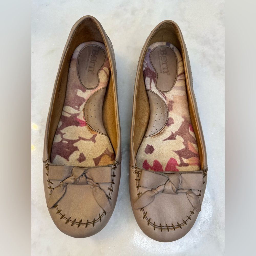 Born Louise Ballet Flats Size 7.5 Taupe Leather Bow Shoe